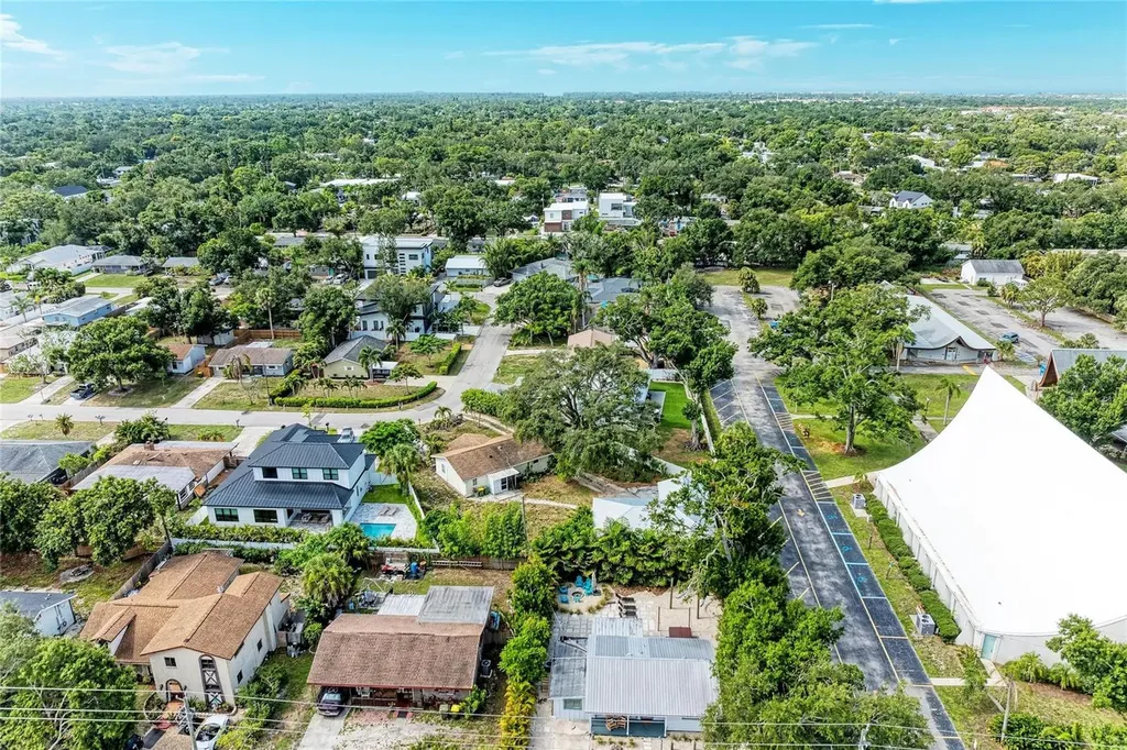 1300 Loma Linda Court Sarasota FL 34239