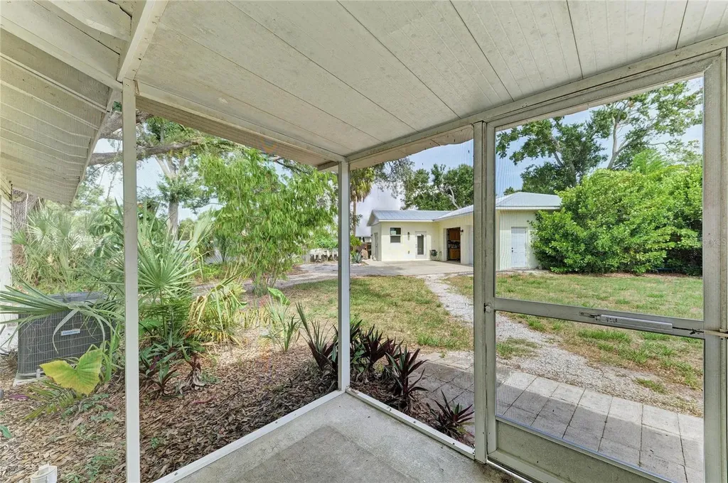 1300 Loma Linda Court Sarasota FL 34239