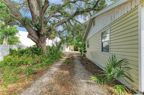 1300 Loma Linda Court Sarasota FL 34239