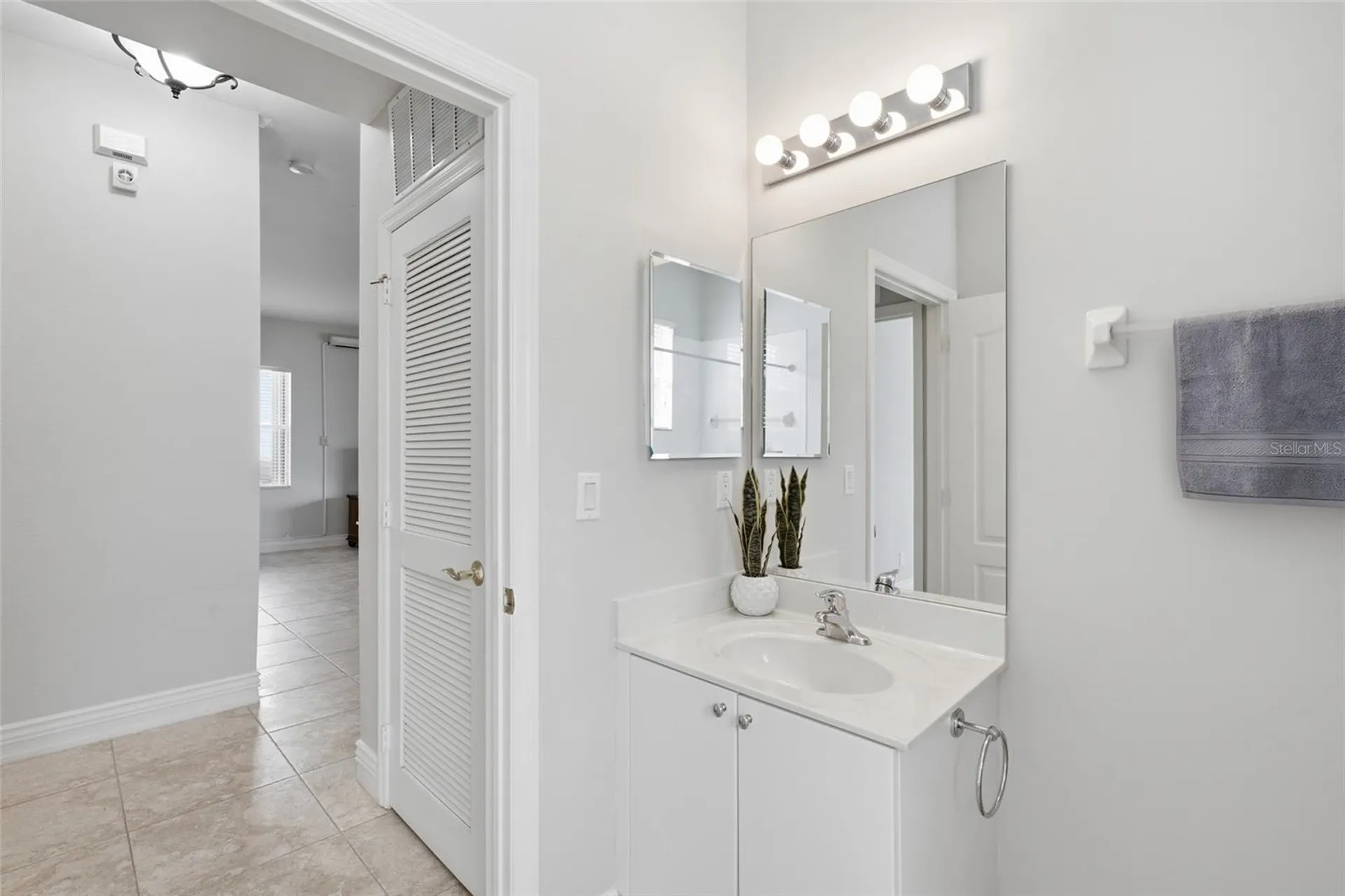 2513 Keystone Lake Drive Cape Coral FL 33909