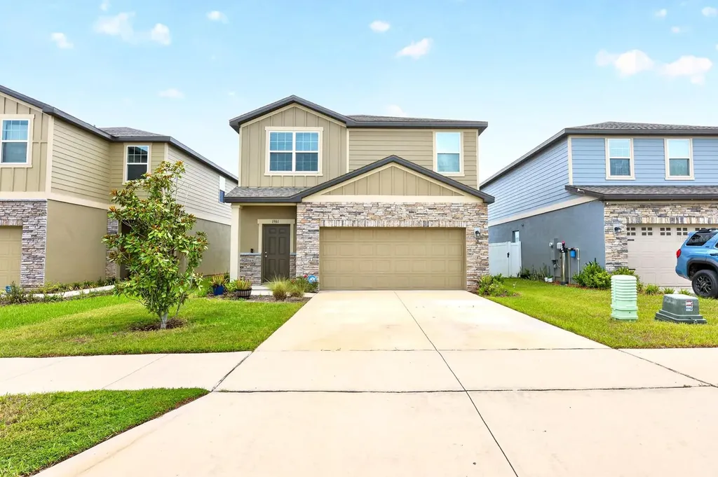 1961 Hemingway Circle Groveland FL 34736
