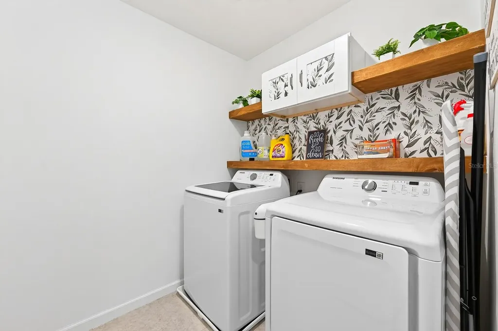 1961 Hemingway Circle Groveland FL 34736