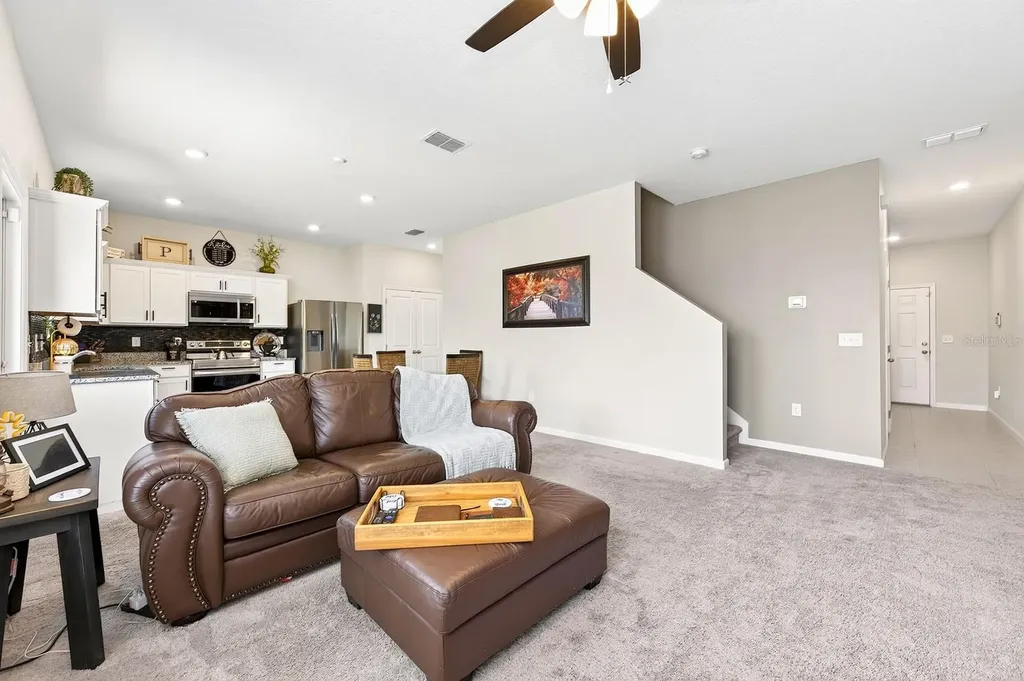1961 Hemingway Circle Groveland FL 34736