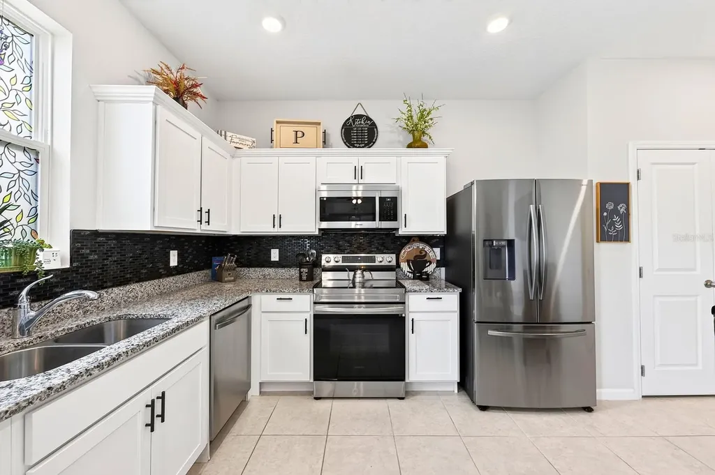 1961 Hemingway Circle Groveland FL 34736