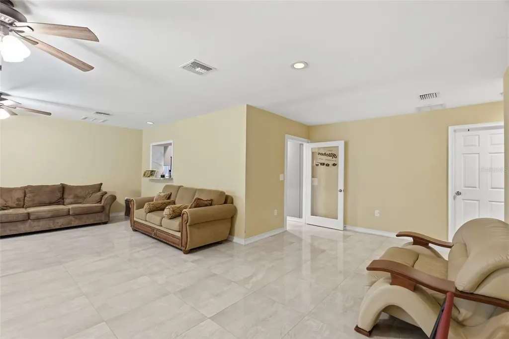 5730 Anna Drive Tampa FL 33610