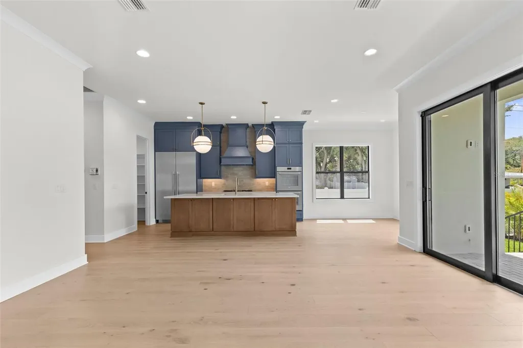 4302 W Obispo Street Tampa FL 33629