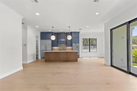 4302 W Obispo Street Tampa FL 33629