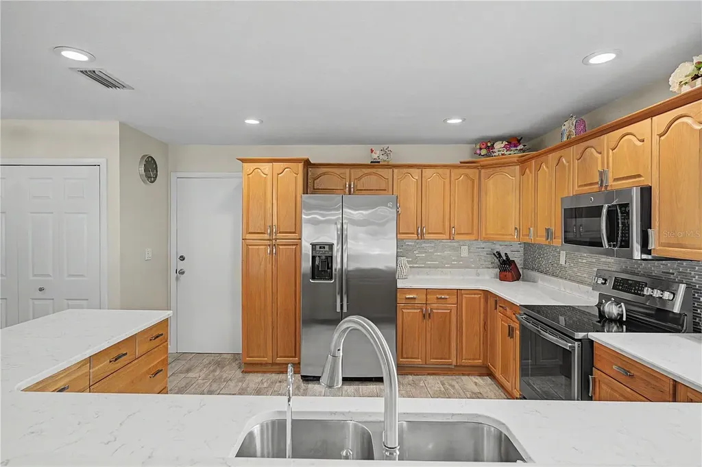450 Cypress Creek Circle Oldsmar FL 34677