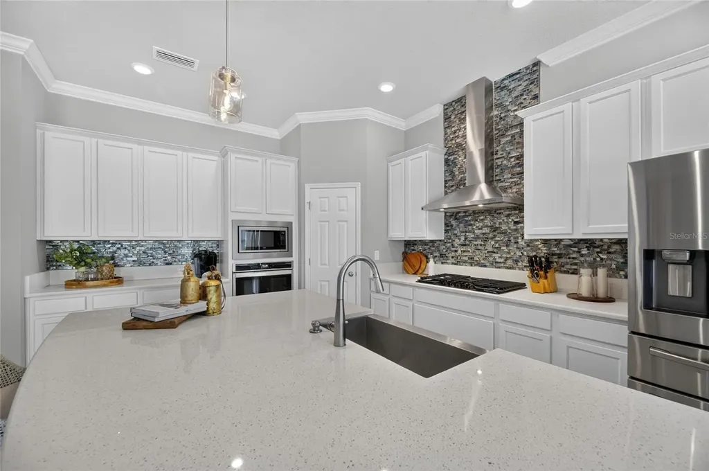 7322 Paradiso Drive Apollo Beach FL 33572
