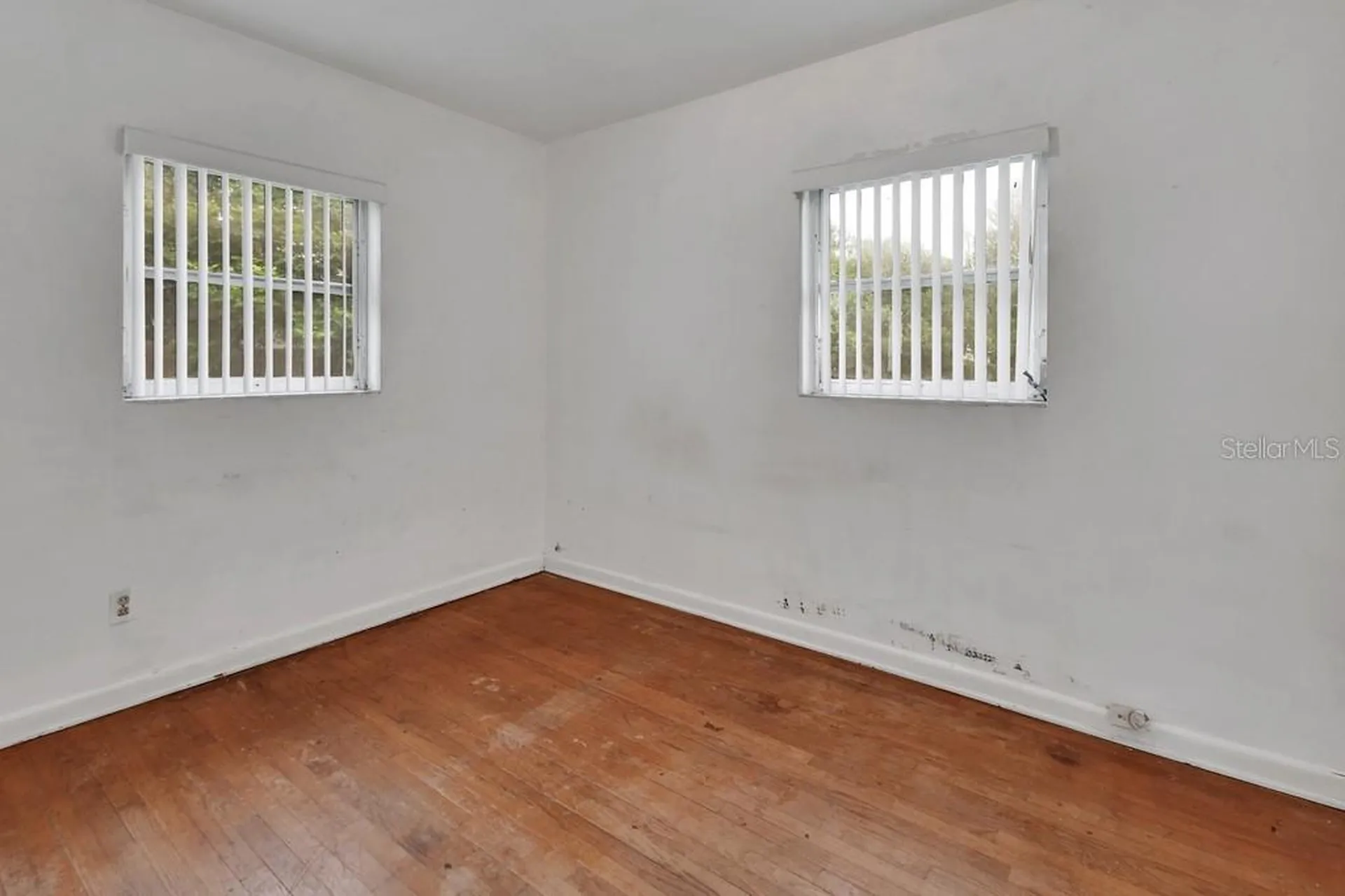 411 N Blue Lake Terrace Deland FL 32724