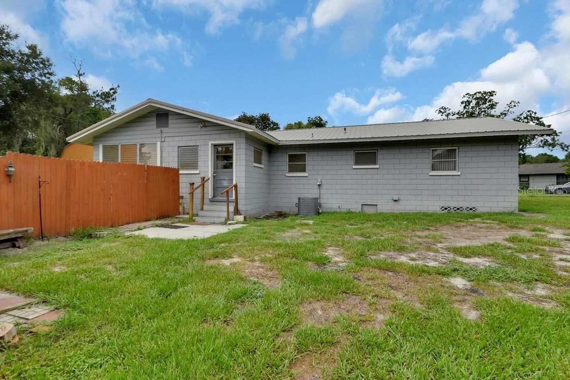 411 N Blue Lake Terrace Deland FL 32724