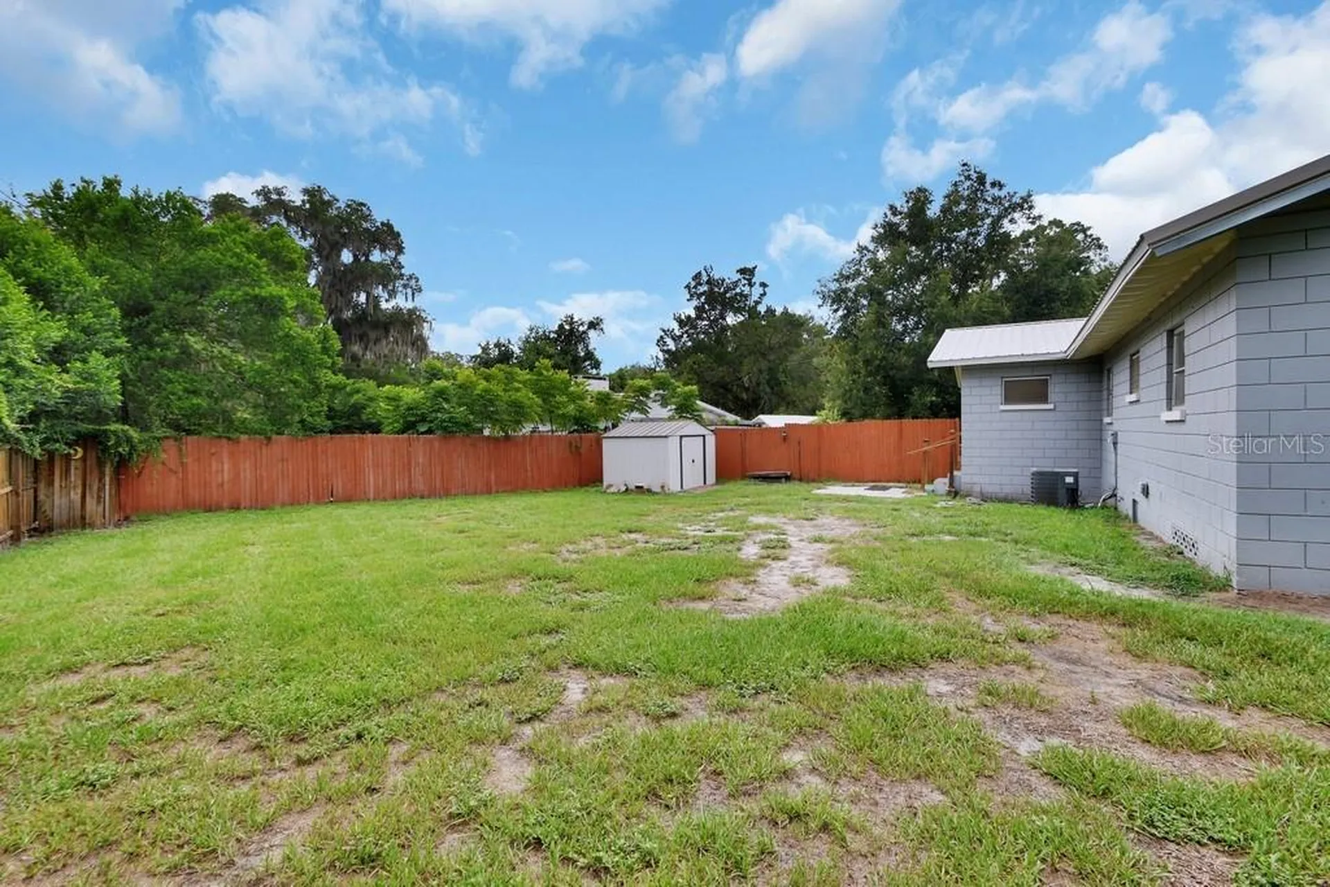 411 N Blue Lake Terrace Deland FL 32724