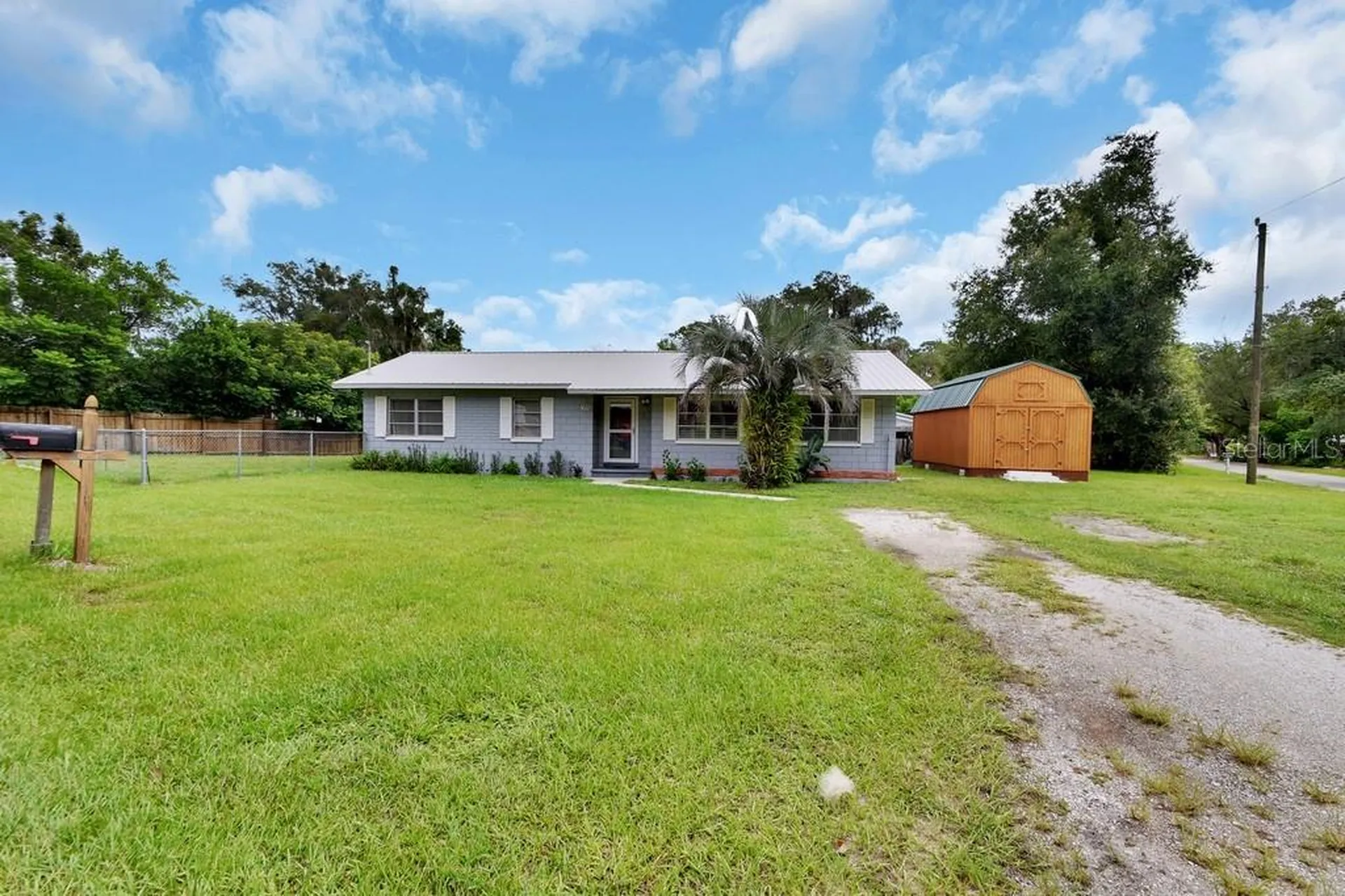 411 N Blue Lake Terrace Deland FL 32724