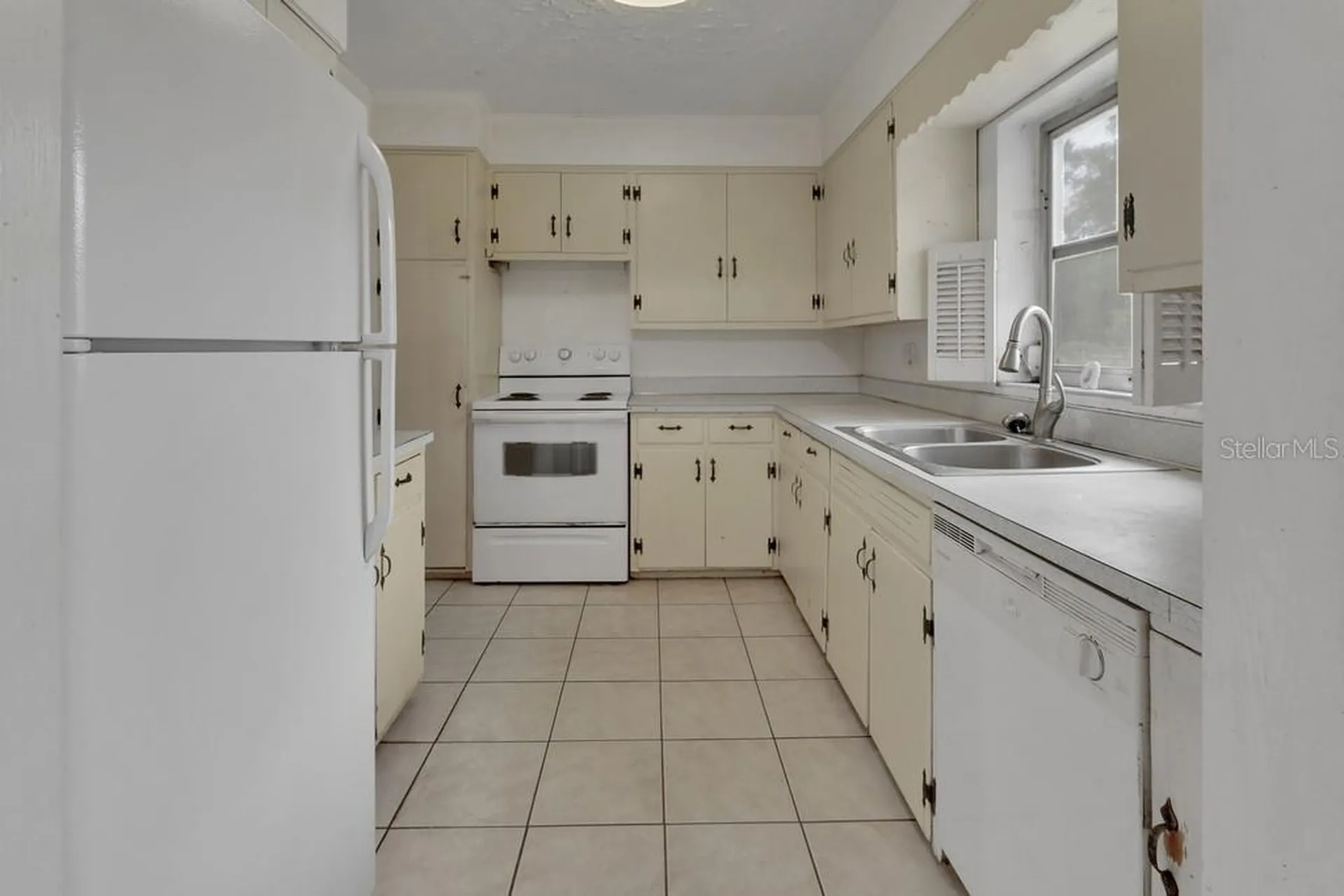 411 N Blue Lake Terrace Deland FL 32724
