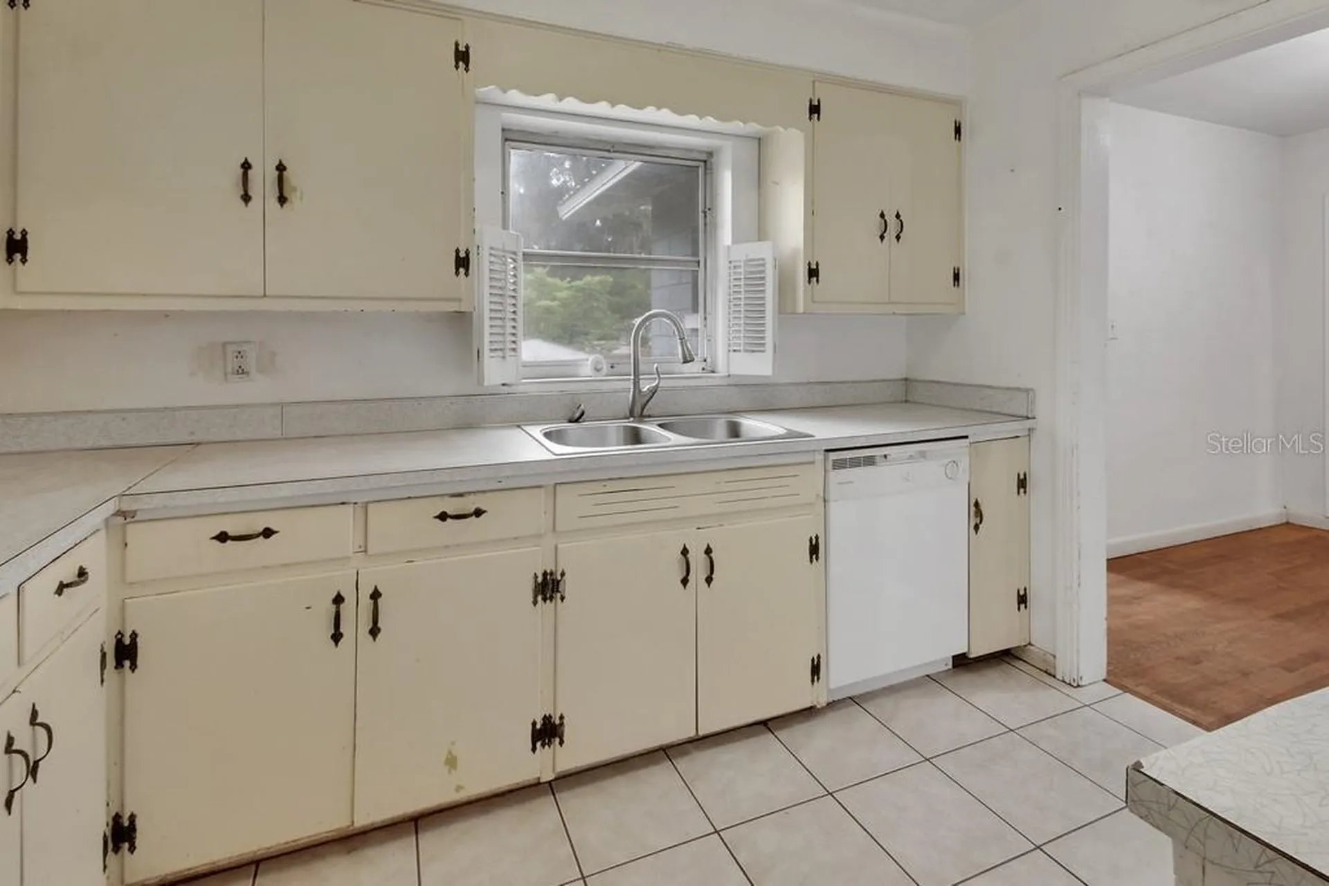411 N Blue Lake Terrace Deland FL 32724