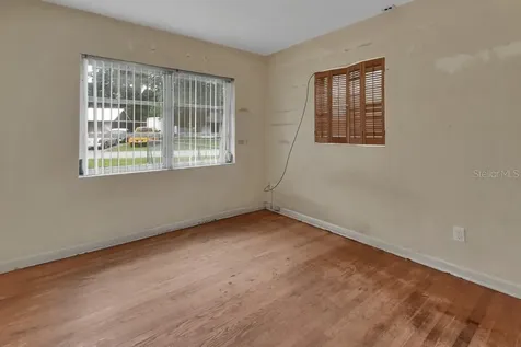 411 N Blue Lake Terrace Deland FL 32724