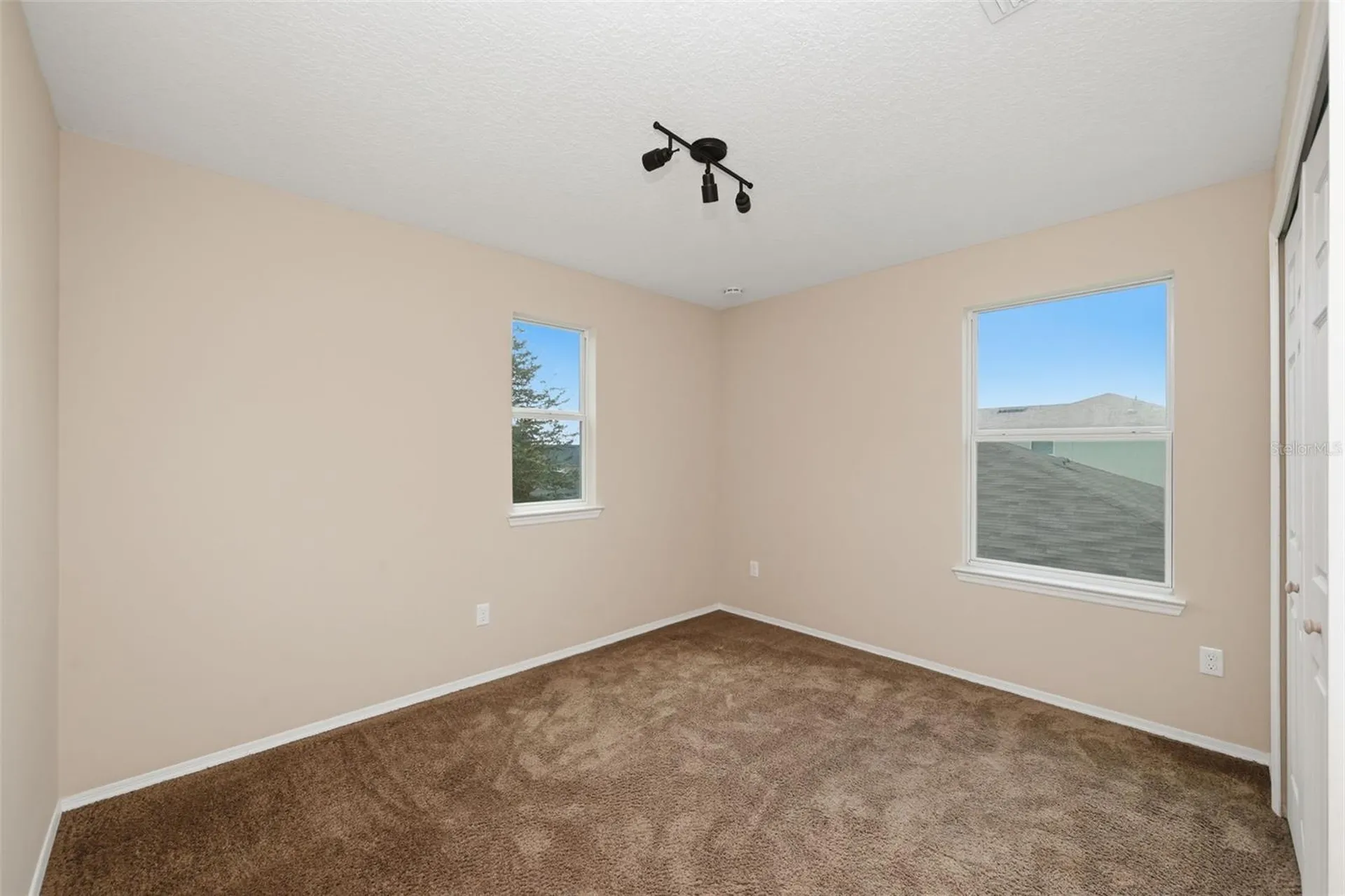 1532 Nature Trail Kissimmee FL 34746