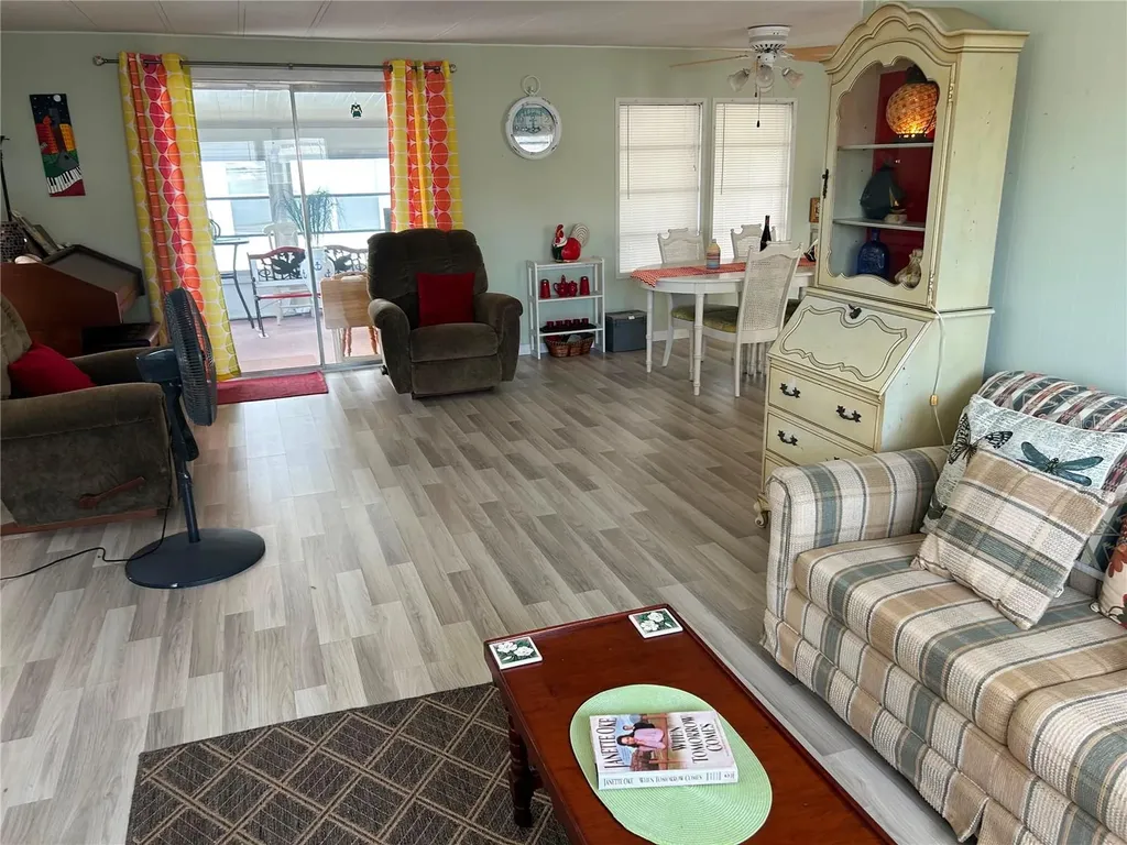 7490 46th Avenue N St Petersburg FL 33709