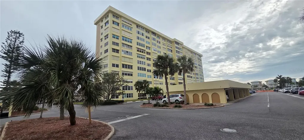 4550 Cove Circle St Petersburg FL 33708