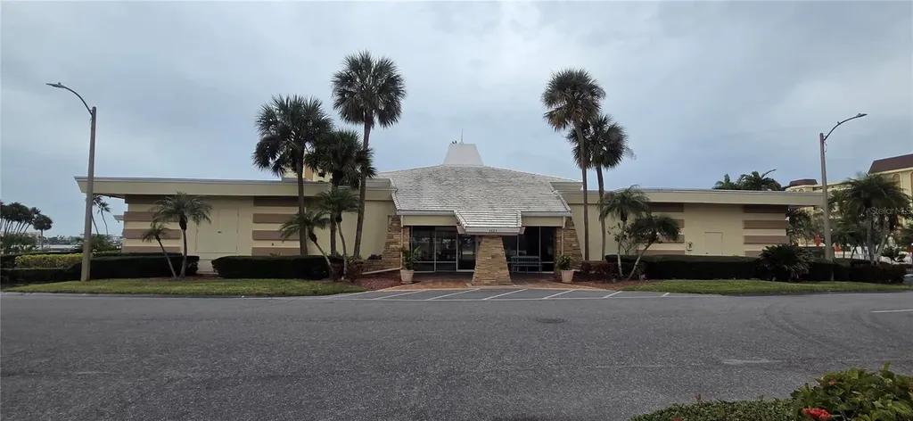 4550 Cove Circle St Petersburg FL 33708