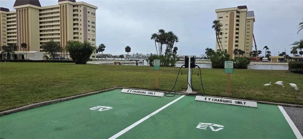 4550 Cove Circle St Petersburg FL 33708