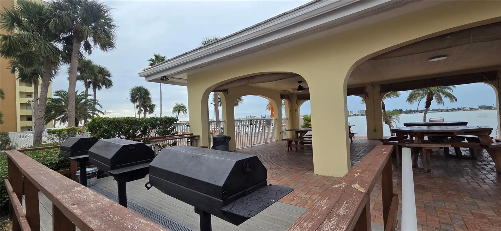 4550 Cove Circle St Petersburg FL 33708