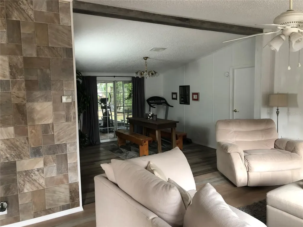 265 W Mcclendon Street Lady Lake FL 32159