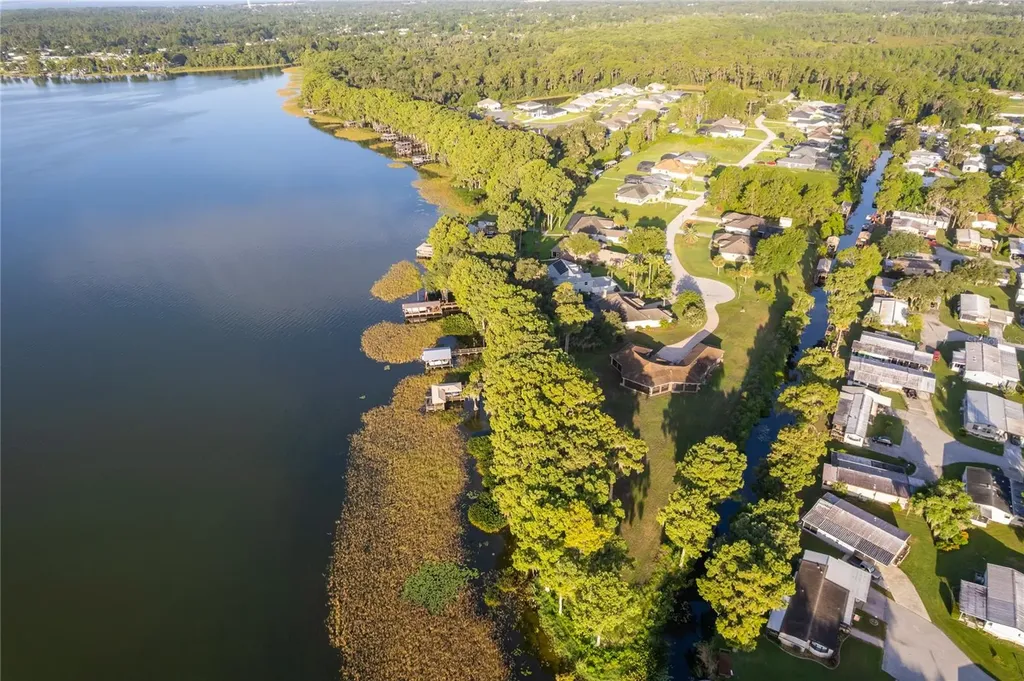12131 Eagles Point Court Grand Island FL 32735