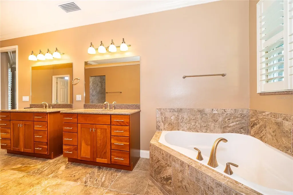 12131 Eagles Point Court Grand Island FL 32735