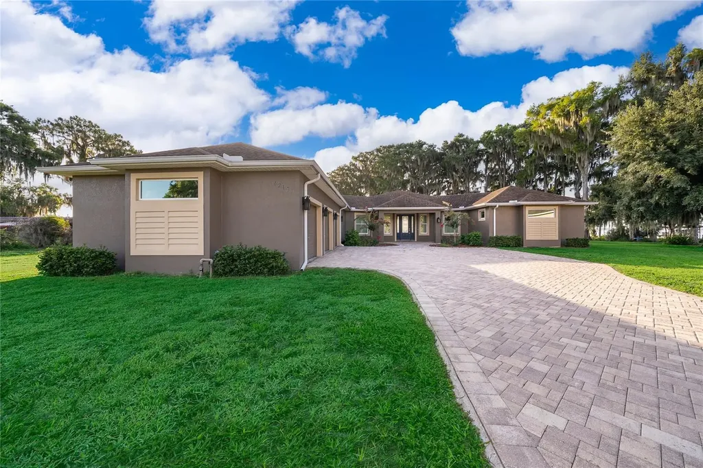 12131 Eagles Point Court Grand Island FL 32735