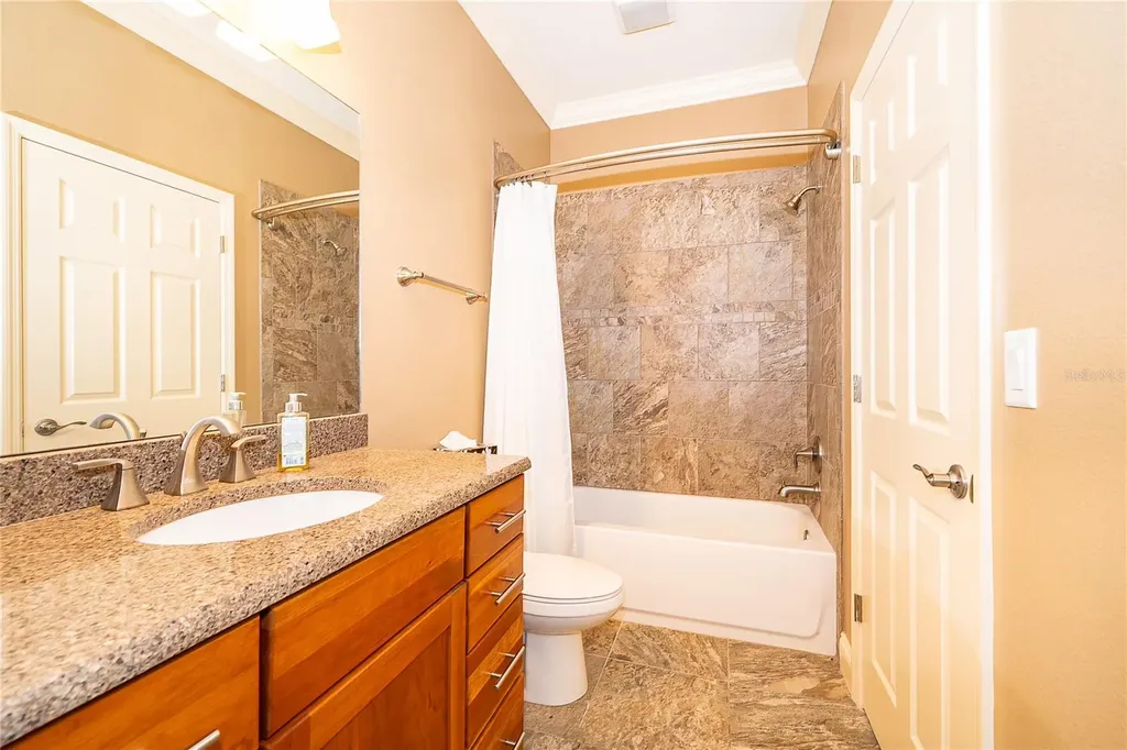 12131 Eagles Point Court Grand Island FL 32735