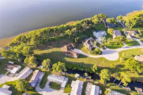12131 Eagles Point Court Grand Island FL 32735