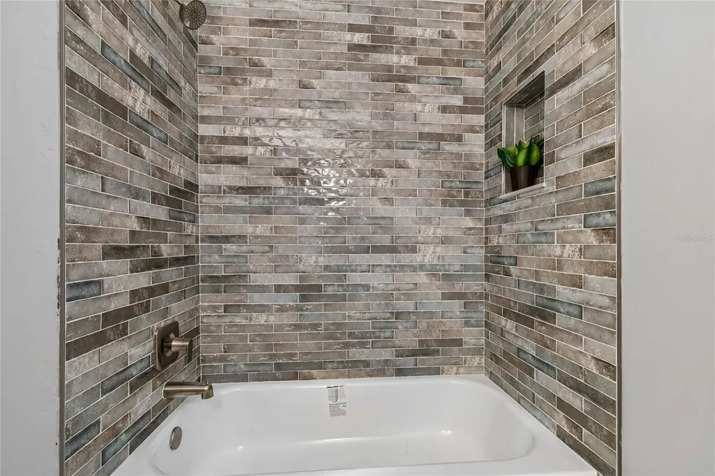 785 Centerwood Drive Tarpon Springs FL 34688