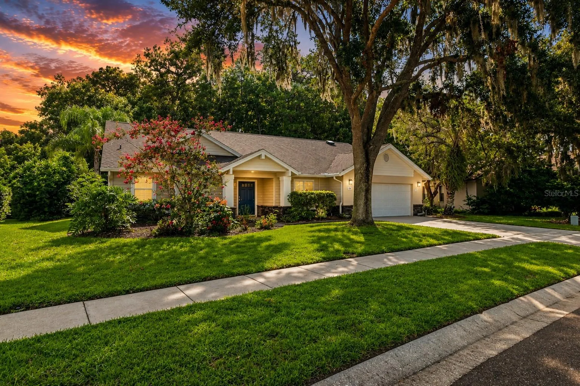 785 Centerwood Drive Tarpon Springs FL 34688