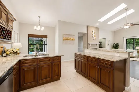 785 Centerwood Drive Tarpon Springs FL 34688