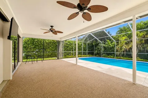 785 Centerwood Drive Tarpon Springs FL 34688