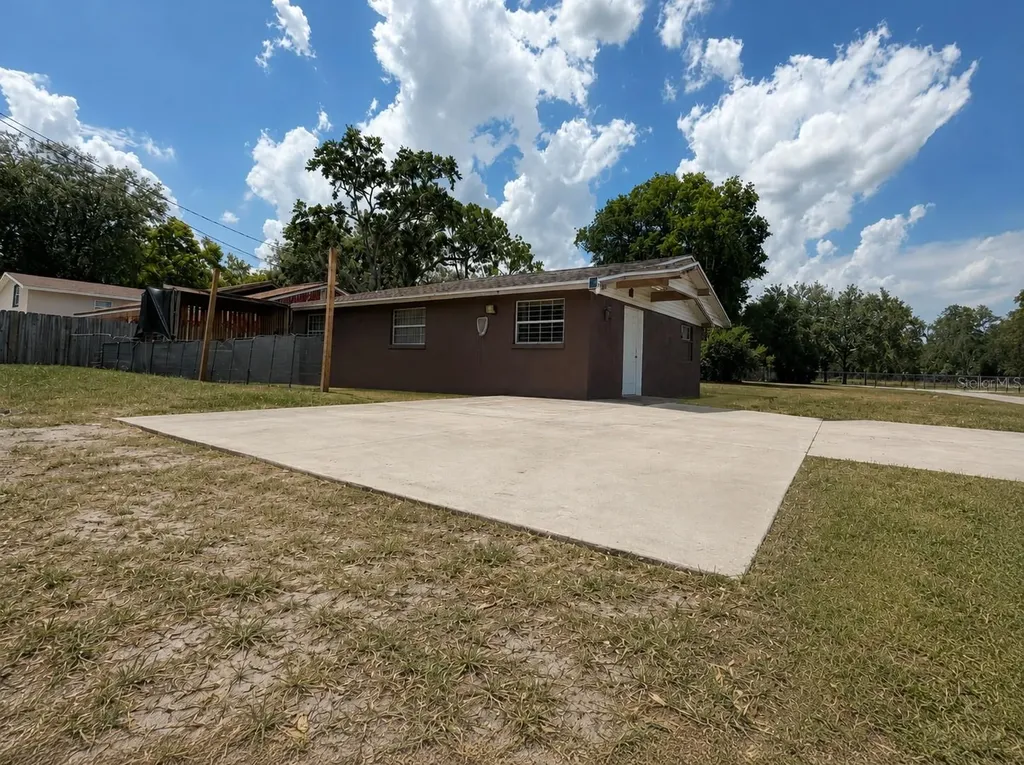 1203 Mayflower Drive Lakeland FL 33810