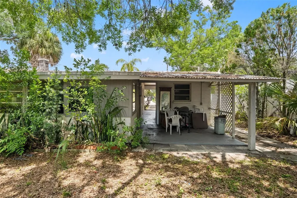 4635 W Bay Villa Avenue Tampa FL 33611
