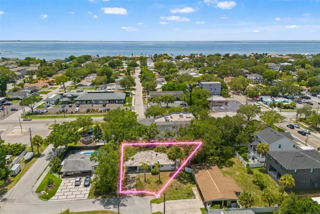 4635 W Bay Villa Avenue Tampa FL 33611