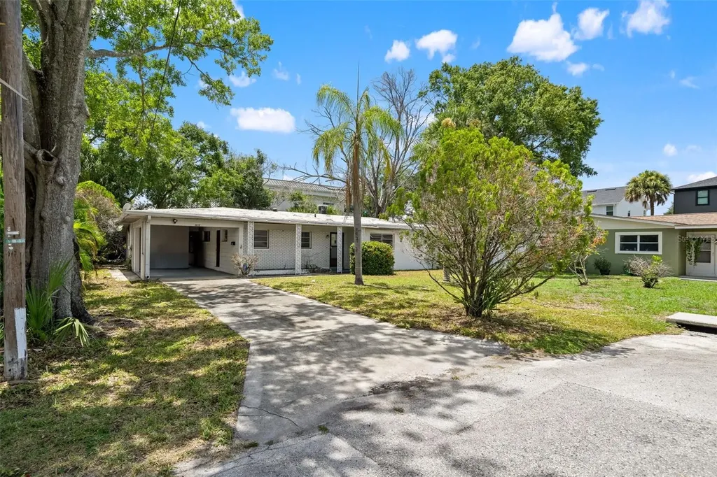 4635 W Bay Villa Avenue Tampa FL 33611