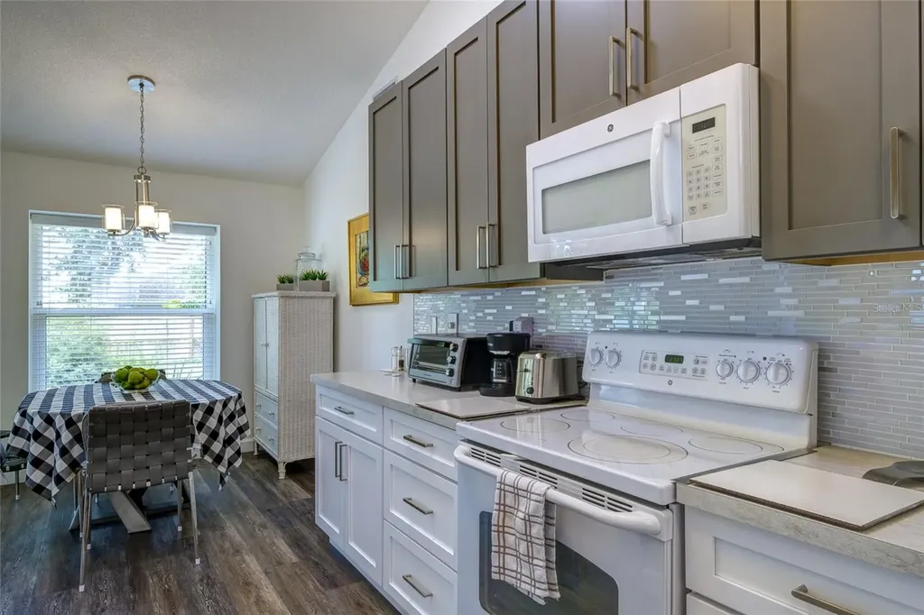 7812 38th Court E Sarasota FL 34243