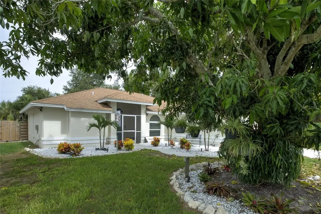 7812 38th Court E Sarasota FL 34243