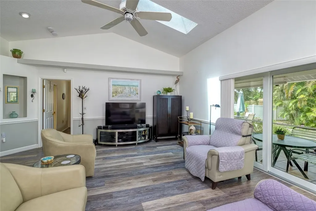 7812 38th Court E Sarasota FL 34243