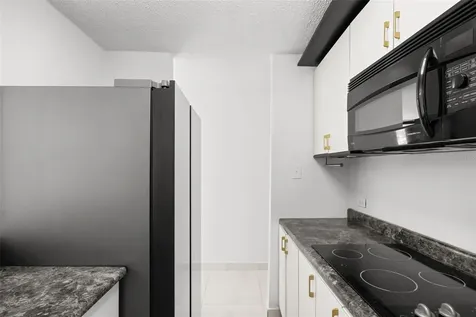 Apt. 2002 Cond. Bello Horizonte San Juan PR 00924