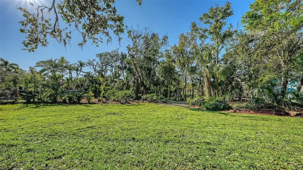 1440 Kimlira Lane Sarasota FL 34231