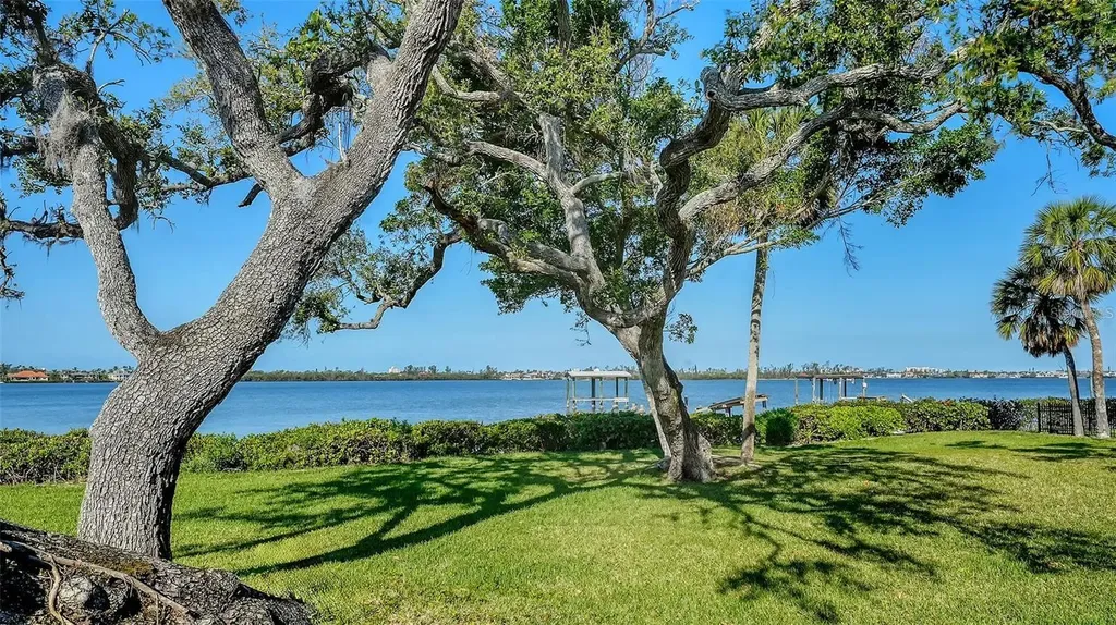 1440 Kimlira Lane Sarasota FL 34231