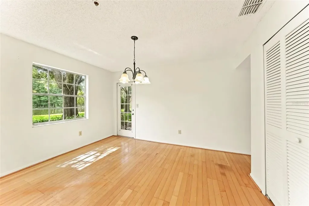 11805 Skylake Place Tampa FL 33617