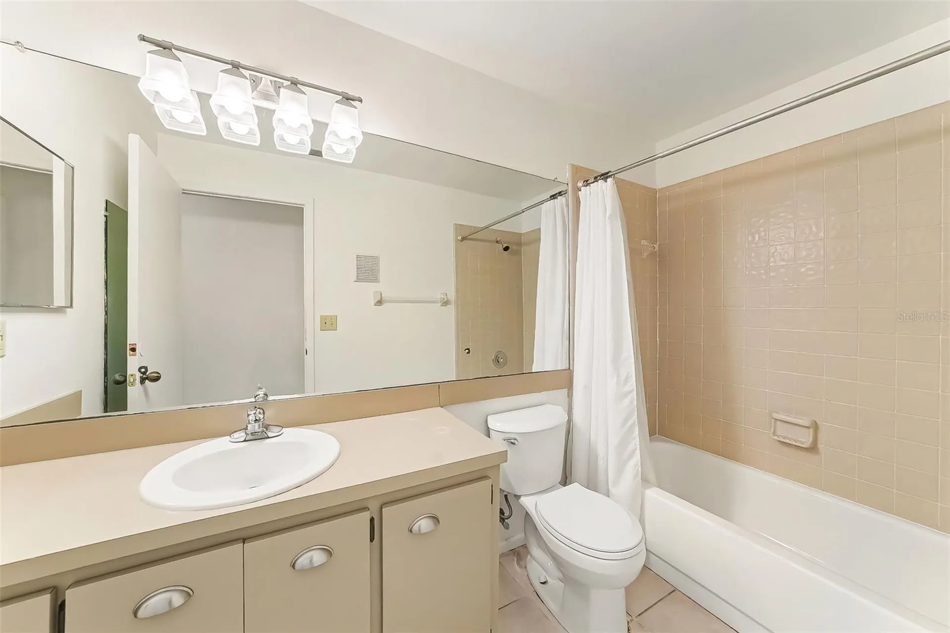 11805 Skylake Place Tampa FL 33617