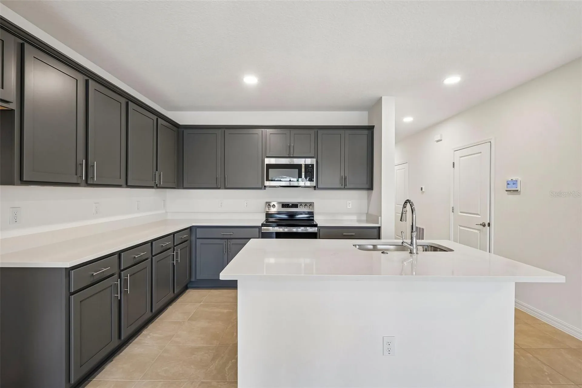 6848 Holcombe Down Drive Zephyrhills FL 33541