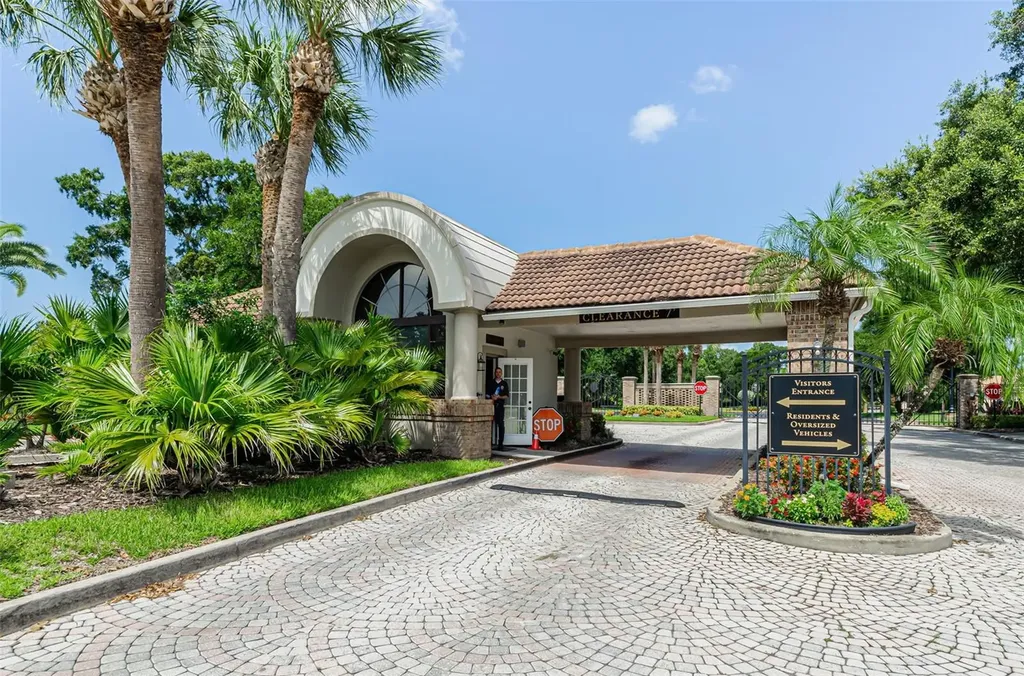 1111 Dartford Drive Tarpon Springs FL 34688